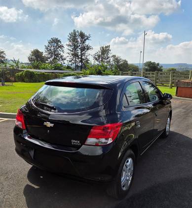 CHEVROLET ONIX 1.0 MPFI LS 8V FLEX 4P MANUAL CHEVROLET ONIX 1.0 MPFI LS 8V FLEX 4P MANUAL